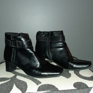Life Stride booties